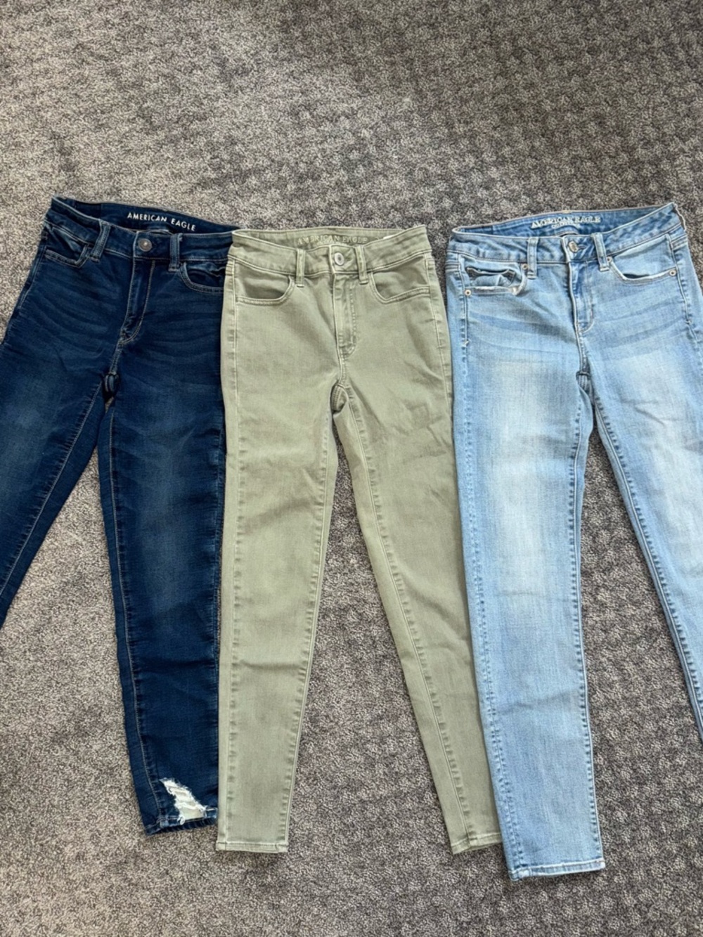 3 American Eagle jeggings/ skinny Jeans bundle! All in excellent condition.